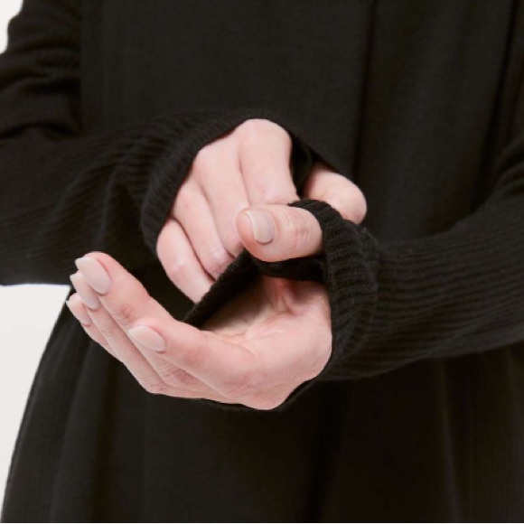 Lululemon Black Sundown Wrap, with Pockets | Size 8 EUC - Picture 4 of 8